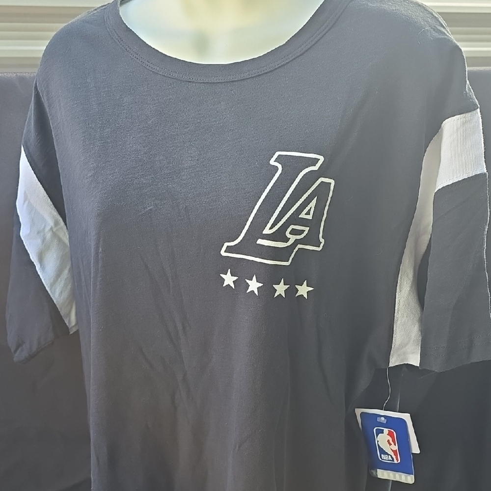 NBA Lakers City Black T-Shirt with Iconic Logo Size XL